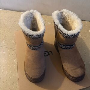 UGG Brown Shearling Ankle Boots Trailgazer Minis